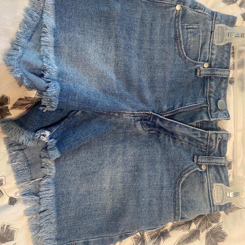 abound 24 high rise short! shorts super cute